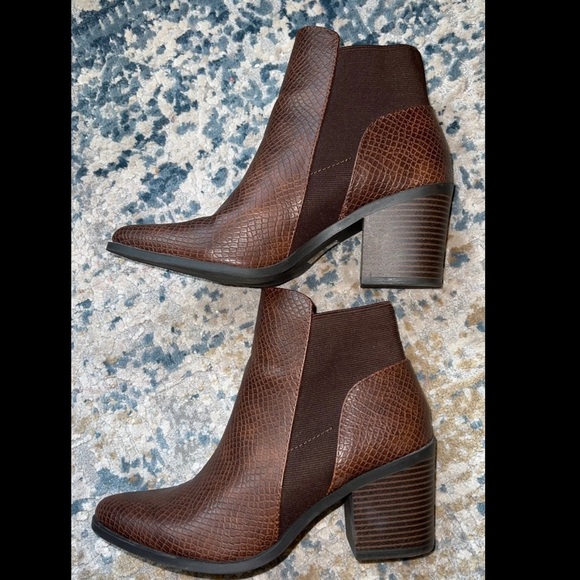 Soda Pointed Toe Reptile Block Heel Ankle Boots - Picture 3 of 8